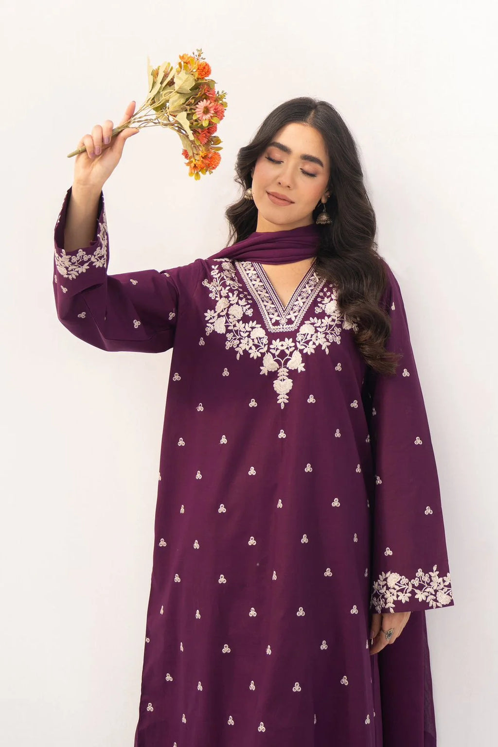 MOHAGNI Dhanak Embriodered 3 Piece